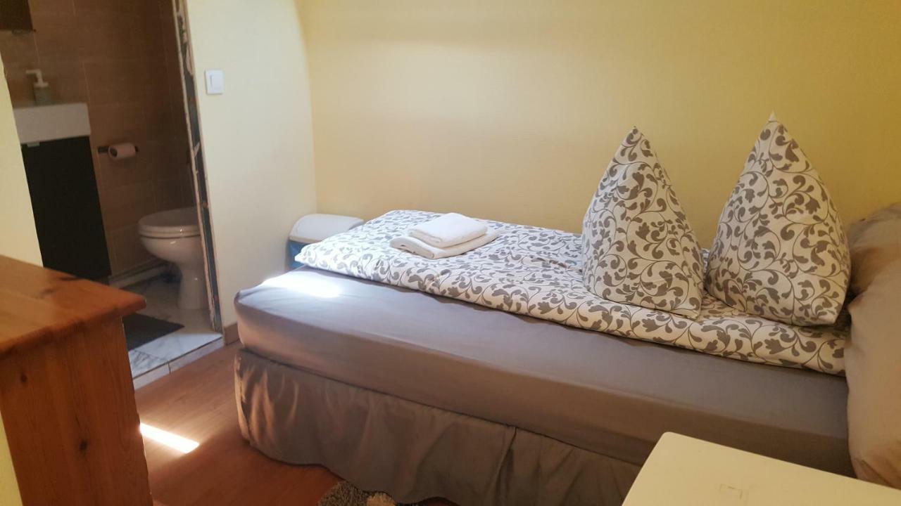 Le Relais Bleu Hotel Ле Блан-Менил Екстериор снимка