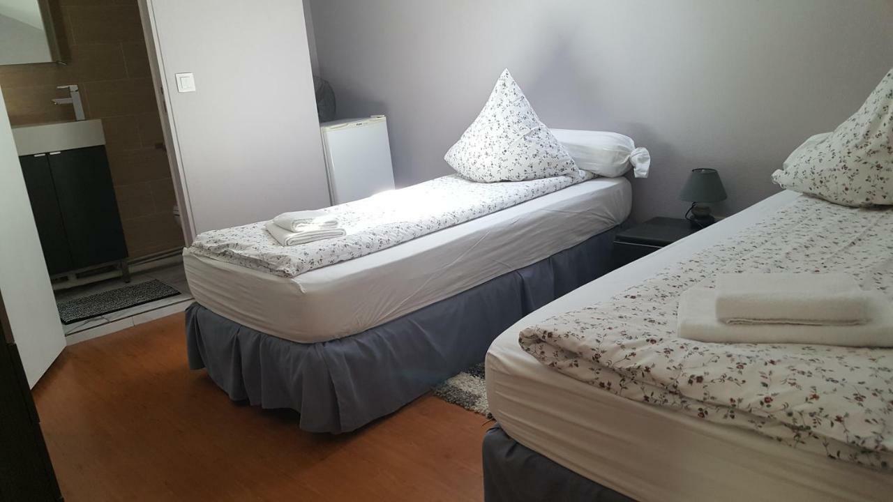 Le Relais Bleu Hotel Ле Блан-Менил Екстериор снимка